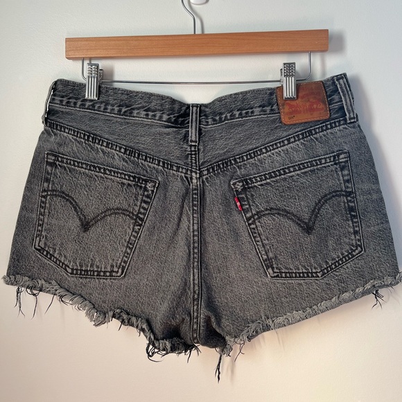 Distressed Levi High Waisted 501 Shorts - Picture 5 of 8